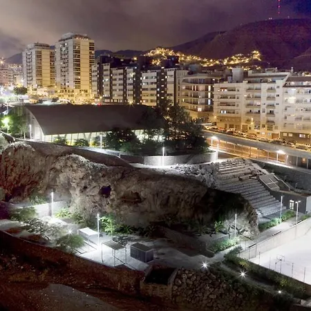 S/c De Tenerife, 1 *